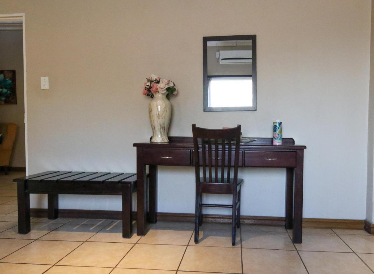 Waterval Self-Catering Holiday Home ซาบี ภายนอก รูปภาพ